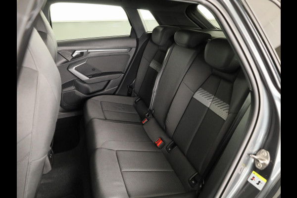 Audi A3 Sportback 40 TFSI e Advanced edition 204 pk S-tronic | Private Lease € 642,00 per maand* | Verlengde garantie | Navigatie | Parkeersensoren (Park assist) | Achteruitrijcamera | Adaptieve cruise control |