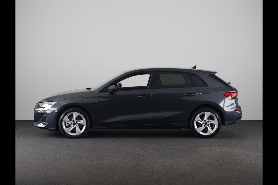 Audi A3 Sportback 40 TFSI e Advanced edition 204 pk S-tronic | Private Lease € 642,00 per maand* | Verlengde garantie | Navigatie | Parkeersensoren (Park assist) | Achteruitrijcamera | Adaptieve cruise control |