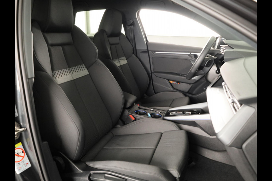 Audi A3 Sportback 40 TFSI e Advanced edition 204 pk S-tronic | Private Lease € 642,00 per maand* | Verlengde garantie | Navigatie | Parkeersensoren (Park assist) | Achteruitrijcamera | Adaptieve cruise control |