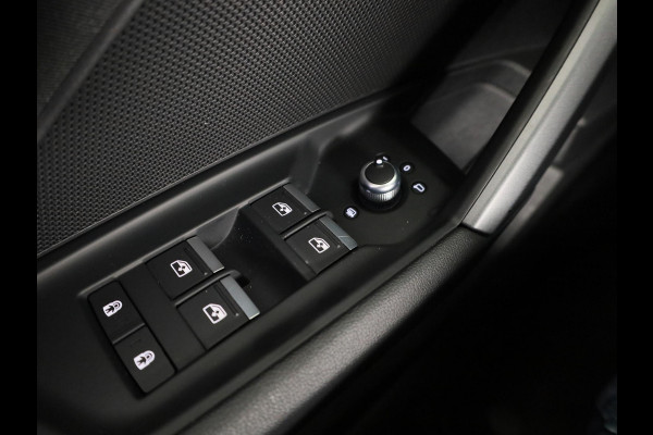 Audi A3 Sportback 40 TFSI e Advanced edition 204 pk S-tronic | Private Lease € 642,00 per maand* | Verlengde garantie | Navigatie | Parkeersensoren (Park assist) | Achteruitrijcamera | Adaptieve cruise control |