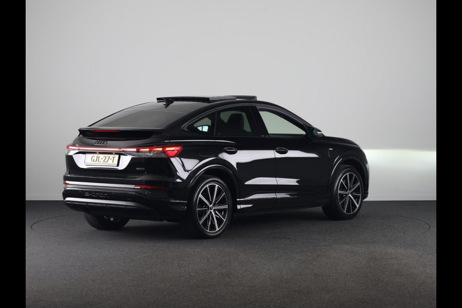 Audi Q4 Sportback e-tron 45 quattro S Edition 82 kWh 286pk | Panoramadak | lederen bekleding | SONOS premium Audio | Parkeercamera|