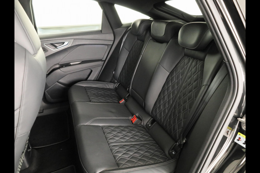 Audi Q4 Sportback e-tron 45 quattro S Edition 82 kWh 286pk | Panoramadak | lederen bekleding | SONOS premium Audio | Parkeercamera|