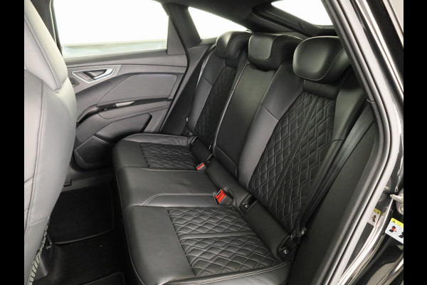 Audi Q4 Sportback e-tron 45 quattro S Edition 82 kWh 286pk | Panoramadak | lederen bekleding | SONOS premium Audio | Parkeercamera|