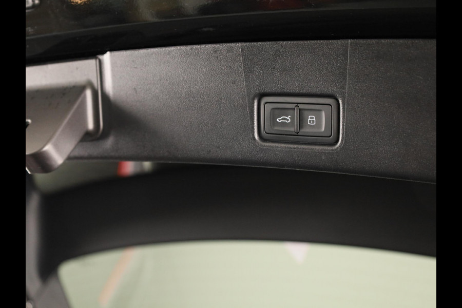 Audi Q4 Sportback e-tron 45 quattro S Edition 82 kWh 286pk | Panoramadak | lederen bekleding | SONOS premium Audio | Parkeercamera|