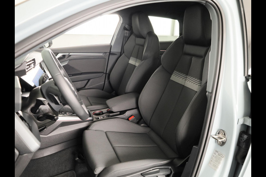 Audi A3 Sportback 40 TFSI e Advanced edition 204 pk S-tronic | Private Lease € 647,00 per maand* | Verlengde garantie | Navigatie | Parkeersensoren (Park assist) | Achteruitrijcamera | Adaptieve cruise control | Stoelverwarming |