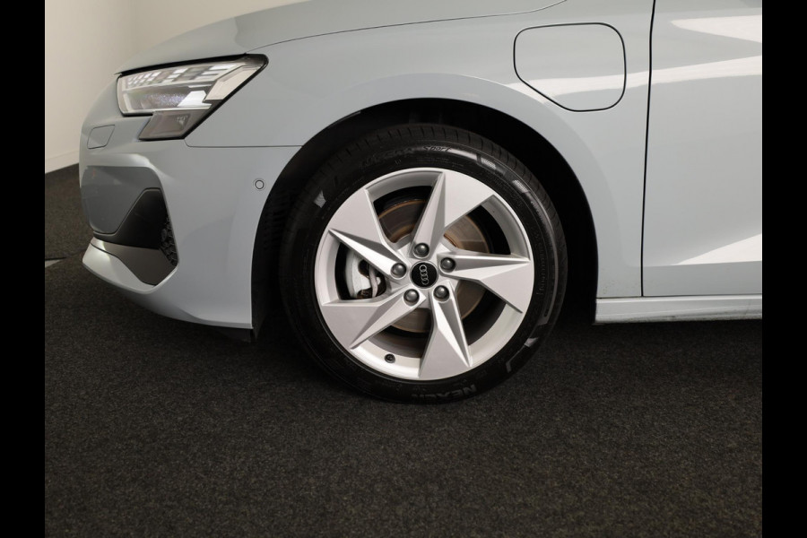 Audi A3 Sportback 40 TFSI e Advanced edition 204 pk S-tronic | Private Lease € 647,00 per maand* | Verlengde garantie | Navigatie | Parkeersensoren (Park assist) | Achteruitrijcamera | Adaptieve cruise control | Stoelverwarming |