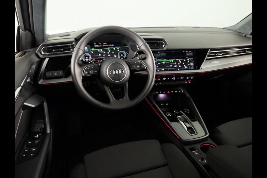 Audi A3 Sportback 40 TFSI e Advanced edition 204 pk S-tronic | Private Lease € 647,00 per maand* | Verlengde garantie | Navigatie | Parkeersensoren (Park assist) | Achteruitrijcamera | Adaptieve cruise control | Stoelverwarming |