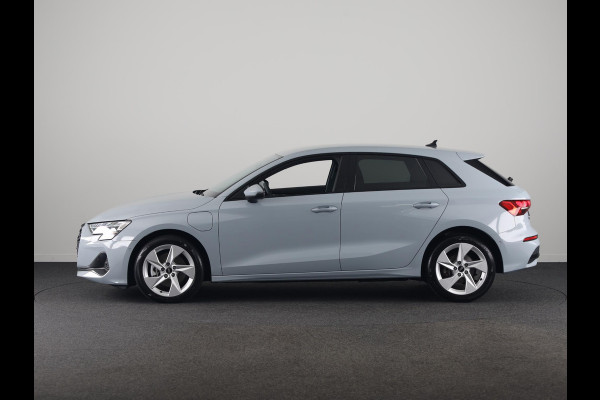 Audi A3 Sportback 40 TFSI e Advanced edition 204 pk S-tronic | Private Lease € 647,00 per maand* | Verlengde garantie | Navigatie | Parkeersensoren (Park assist) | Achteruitrijcamera | Adaptieve cruise control | Stoelverwarming |