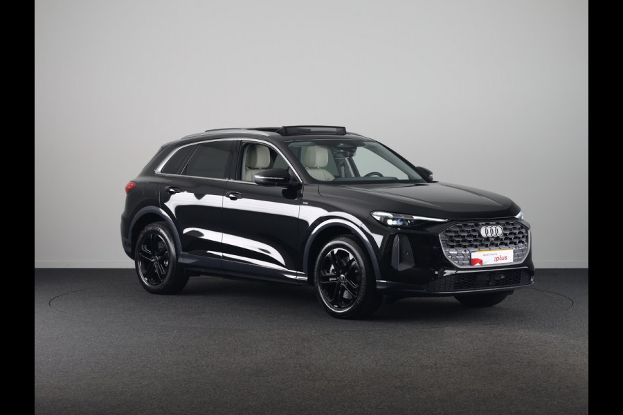 Audi Q5 2.0 TFSI e-hybrid quattro S edition 299pk | Panoramadak | Elektrisch verstelbare voorstoelen | 19 inch Lichtmetalen velgen | Matrix Led verlichting | Adaptieve cruise controle