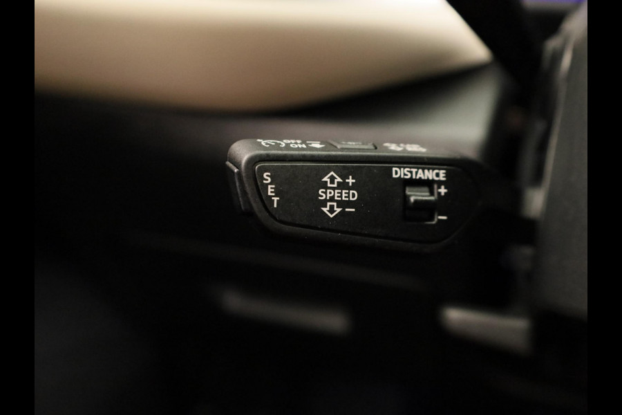Audi Q5 2.0 TFSI e-hybrid quattro S edition 299pk | Panoramadak | Elektrisch verstelbare voorstoelen | 19 inch Lichtmetalen velgen | Matrix Led verlichting | Adaptieve cruise controle