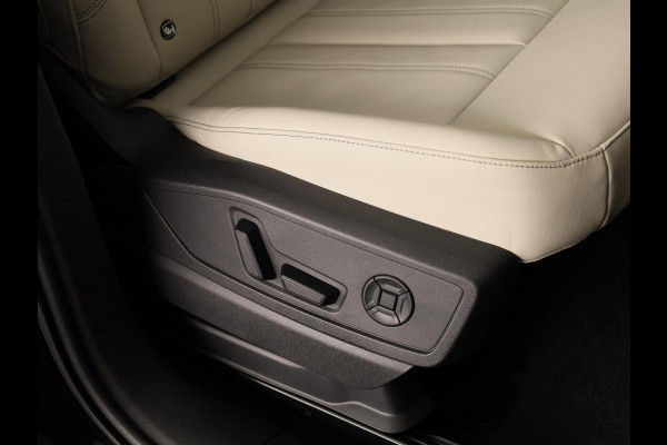 Audi Q5 2.0 TFSI e-hybrid quattro S edition 299pk | Panoramadak | Elektrisch verstelbare voorstoelen | 19 inch Lichtmetalen velgen | Matrix Led verlichting | Adaptieve cruise controle