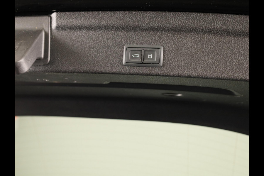 Audi Q3 Sportback 45 TFSI e Business Edition 245 pk S-tronic | Navigatie | Trekhaak (wegklapbaar) | Parkeersensoren achter | Adaptieve cruise control | Stoelverwarming |