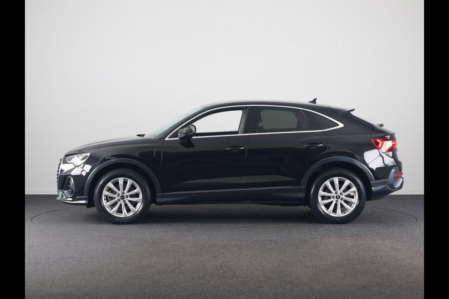 Audi Q3 Sportback 45 TFSI e Business Edition 245 pk S-tronic | Navigatie | Trekhaak (wegklapbaar) | Parkeersensoren achter | Adaptieve cruise control | Stoelverwarming |