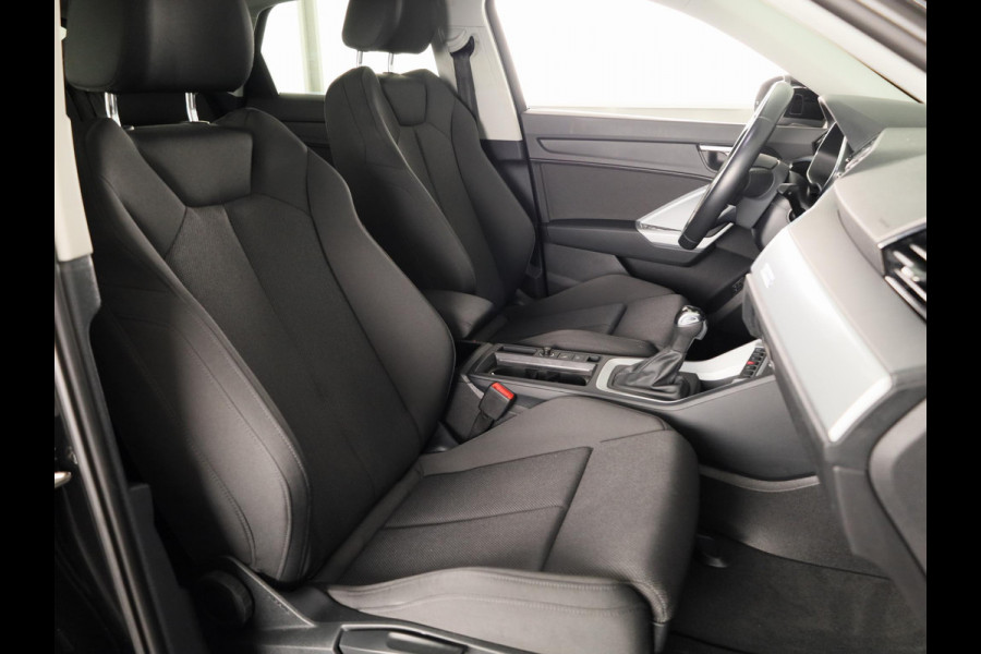 Audi Q3 Sportback 45 TFSI e Business Edition 245 pk S-tronic | Navigatie | Trekhaak (wegklapbaar) | Parkeersensoren achter | Adaptieve cruise control | Stoelverwarming |