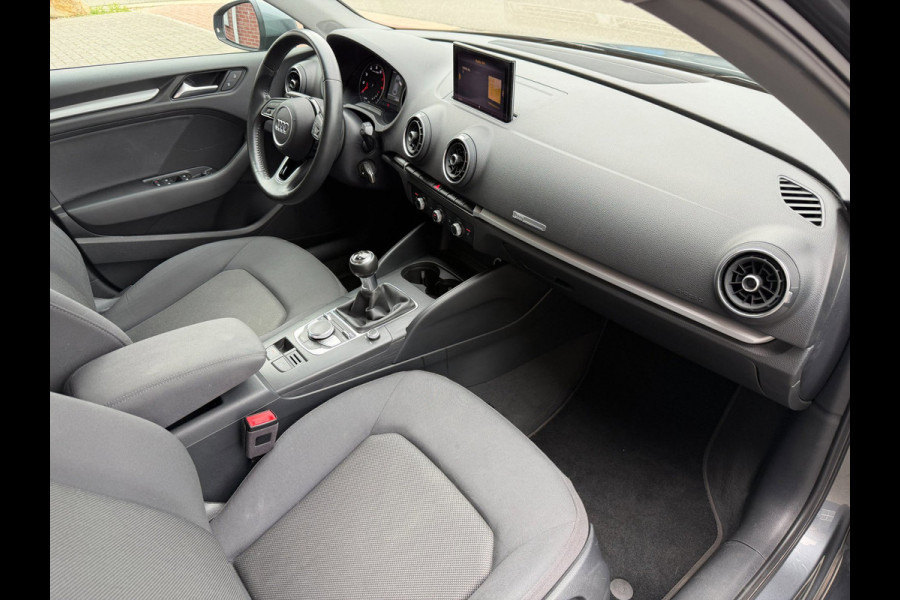 Audi A3 Limousine 1.5 TFSI 150PK LED PDC Stoelverw 62DKM