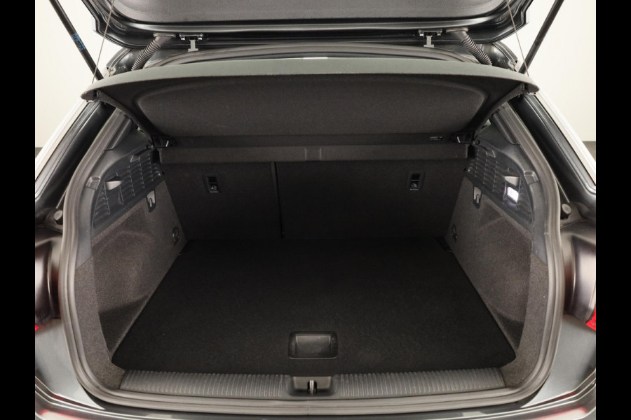 Audi Q2 35 TFSI S Edition 150pk | Navigatie | Matrix Led verlichting | 17 inch Lichtmetalen velgen | Apple Carplay /-Android auto