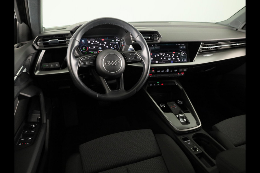 Audi A3 Sportback 40 TFSI e Business edition 204pk | Stoelverwarming | Elek. achterklep | Carplay | Sportstoelen | Audi soundsystem