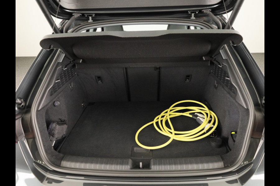 Audi A3 Sportback 40 TFSI e Business edition 204pk | Stoelverwarming | Elek. achterklep | Carplay | Sportstoelen | Audi soundsystem