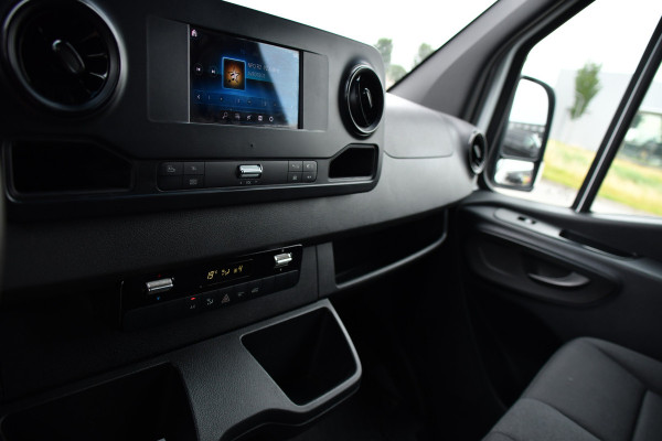 Mercedes-Benz Sprinter 519 V6 3.0 CDI L3H2 PB Edition N1, Camera, Carplay, 3500kg Trekhaak, Mbux, Automaat, Keyless, 3 Zits, Uniek!