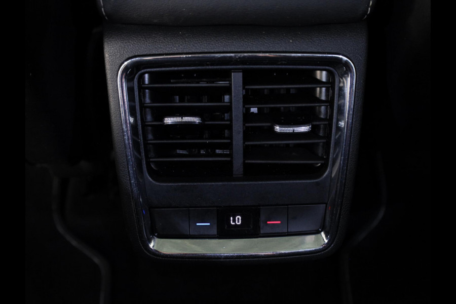 Škoda Enyaq Coupé 60 Sportline 180pk | SoH 91.47% | Panoramadak | Navigatie | Climatronic | Wegklapbae trekhaak| 20 inch Lichtmetalen velgen