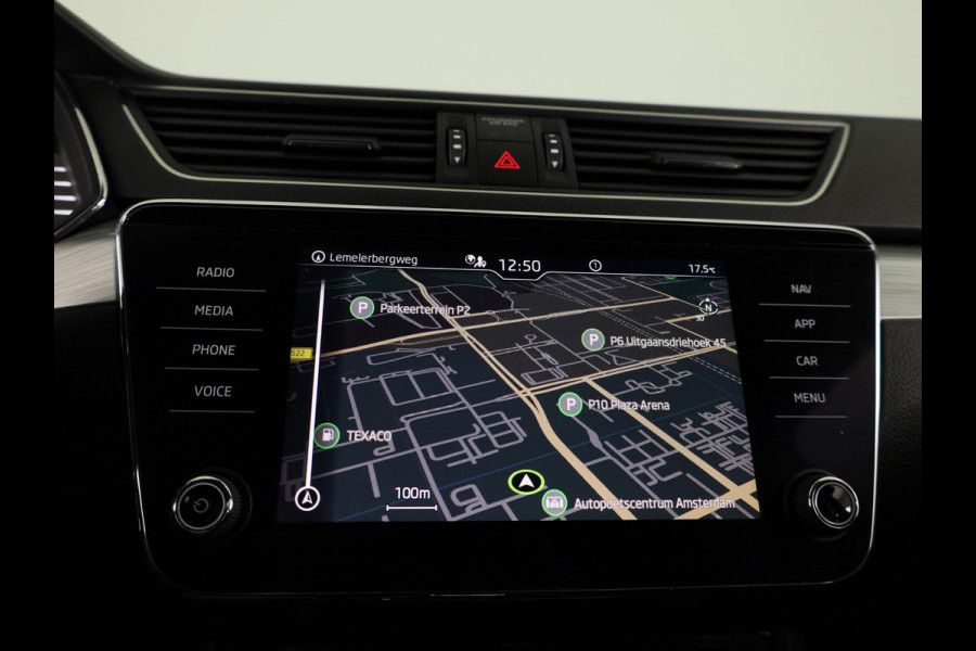 Škoda Superb Combi 1.5 TSI ACT Business Edition 150 pk Automaat (DSG) | Verlengde garantie | Navigatie | Trekhaak (wegklapbaar) | Parkeersensoren | Keyless |