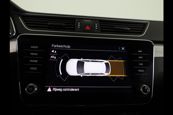 Škoda Superb Combi 1.5 TSI ACT Business Edition 150 pk Automaat (DSG) | Verlengde garantie | Navigatie | Trekhaak (wegklapbaar) | Parkeersensoren | Keyless |
