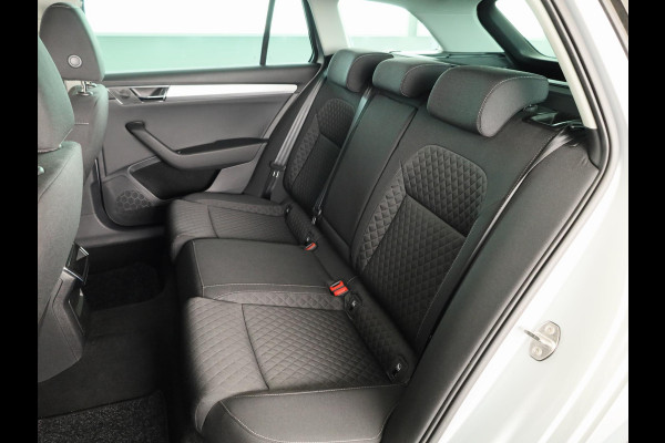 Škoda Superb Combi 1.5 TSI ACT Business Edition 150 pk Automaat (DSG) | Verlengde garantie | Navigatie | Trekhaak (wegklapbaar) | Parkeersensoren | Keyless |