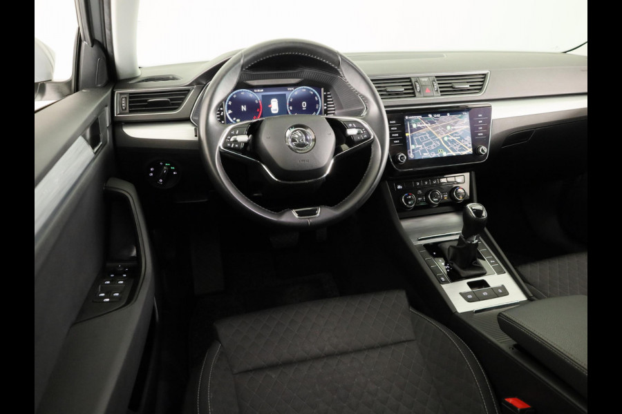 Škoda Superb Combi 1.5 TSI ACT Business Edition 150 pk Automaat (DSG) | Verlengde garantie | Navigatie | Trekhaak (wegklapbaar) | Parkeersensoren | Keyless |