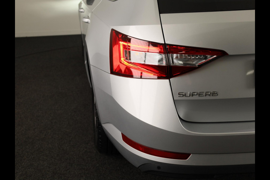 Škoda Superb Combi 1.5 TSI ACT Business Edition 150 pk Automaat (DSG) | Verlengde garantie | Navigatie | Trekhaak (wegklapbaar) | Parkeersensoren | Keyless |