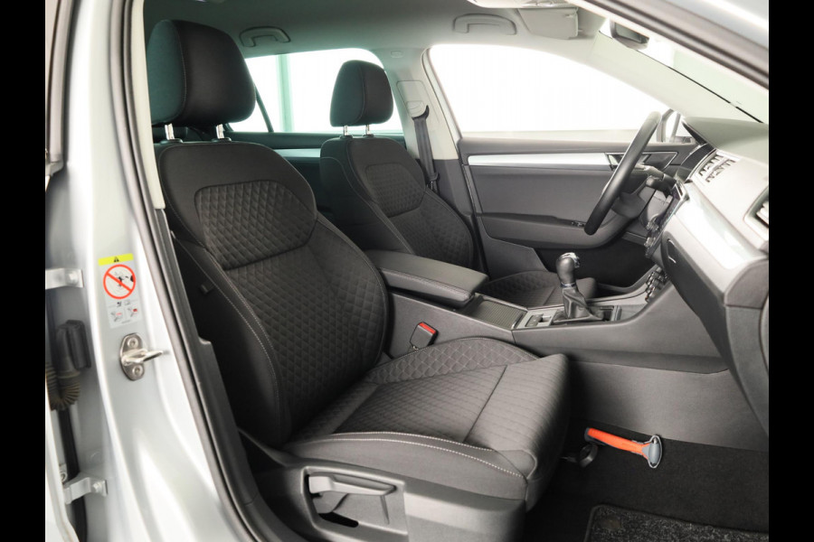Škoda Superb Combi 1.5 TSI ACT Business Edition 150 pk Automaat (DSG) | Verlengde garantie | Navigatie | Trekhaak (wegklapbaar) | Parkeersensoren | Keyless |