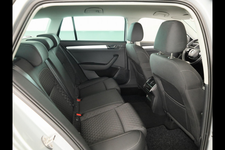 Škoda Superb Combi 1.5 TSI ACT Business Edition 150 pk Automaat (DSG) | Verlengde garantie | Navigatie | Trekhaak (wegklapbaar) | Parkeersensoren | Keyless |