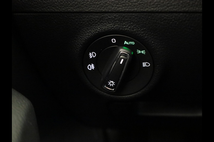 Škoda Superb Combi 1.5 TSI ACT Business Edition 150 pk Automaat (DSG) | Verlengde garantie | Navigatie | Trekhaak (wegklapbaar) | Parkeersensoren | Keyless |