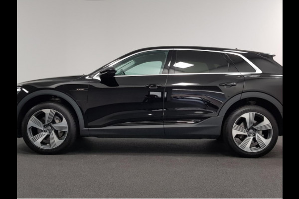 Audi e-tron e-tron 55 quattro Leder Navigatie Trekhaak Led koplampen Tour pakket Virtual cockpit Cruise control adaptief Climate control Lichtmetalen velgen
