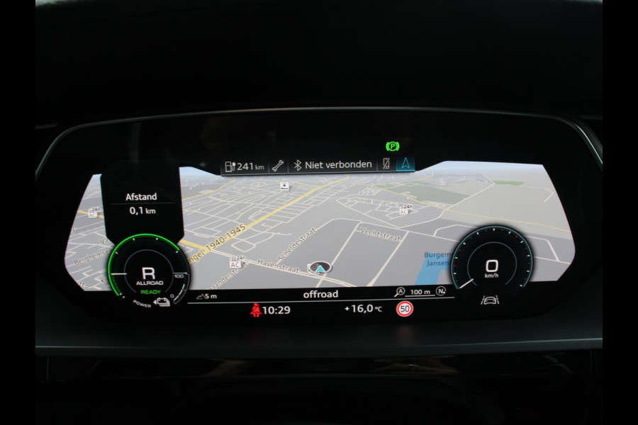 Audi e-tron e-tron 55 quattro Leder Navigatie Trekhaak Led koplampen Tour pakket Virtual cockpit Cruise control adaptief Climate control Lichtmetalen velgen