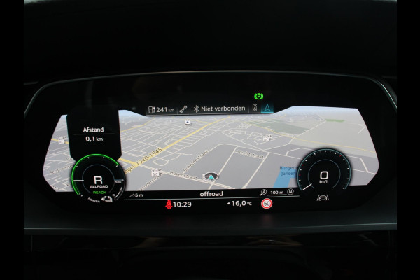 Audi e-tron e-tron 55 quattro Leder Navigatie Trekhaak Led koplampen Tour pakket Virtual cockpit Cruise control adaptief Climate control Lichtmetalen velgen