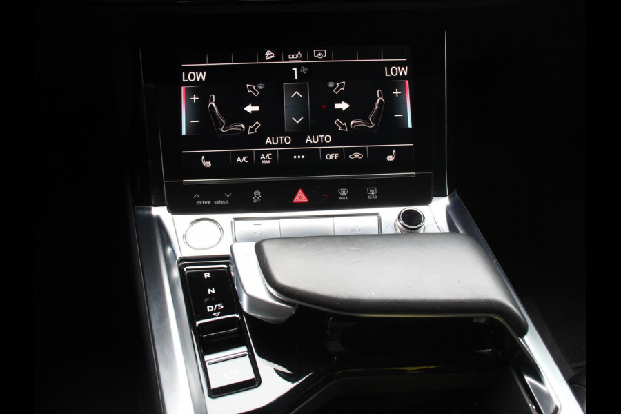 Audi e-tron e-tron 55 quattro Leder Navigatie Trekhaak Led koplampen Tour pakket Virtual cockpit Cruise control adaptief Climate control Lichtmetalen velgen