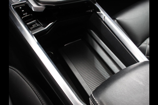 Audi e-tron e-tron 55 quattro Leder Navigatie Trekhaak Led koplampen Tour pakket Virtual cockpit Cruise control adaptief Climate control Lichtmetalen velgen