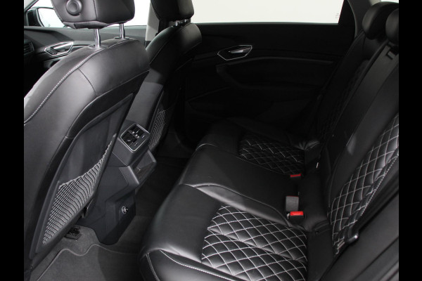 Audi e-tron e-tron 55 quattro Leder Navigatie Trekhaak Led koplampen Tour pakket Virtual cockpit Cruise control adaptief Climate control Lichtmetalen velgen