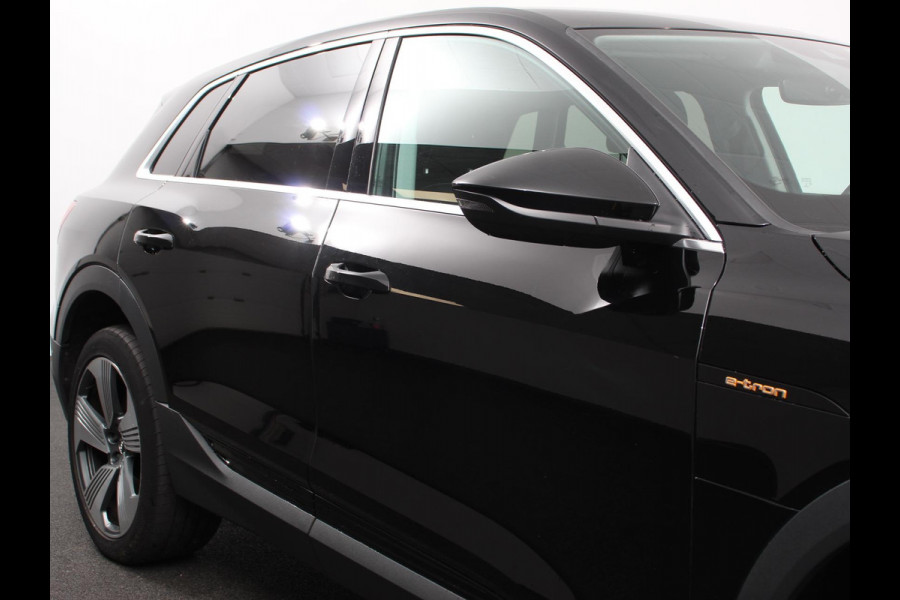 Audi e-tron e-tron 55 quattro Leder Navigatie Trekhaak Led koplampen Tour pakket Virtual cockpit Cruise control adaptief Climate control Lichtmetalen velgen