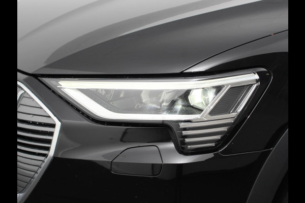 Audi e-tron e-tron 55 quattro Leder Navigatie Trekhaak Led koplampen Tour pakket Virtual cockpit Cruise control adaptief Climate control Lichtmetalen velgen