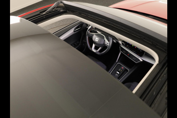 Seat Leon 1.4 TSI eHybrid PHEV FR Business Intense 204 pk Automaat | Navigatie | Panoramadak | Trekhaak (wegklapbaar) | Parkeersensoren achter | Stoelverwarming |