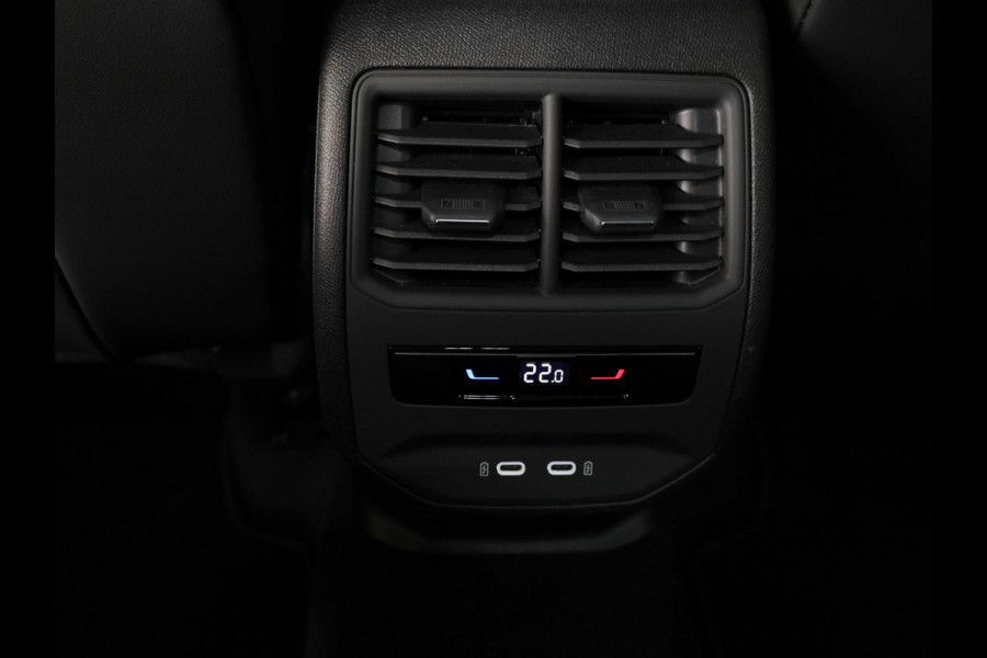 Seat Leon 1.4 TSI eHybrid PHEV FR Business Intense 204 pk Automaat | Navigatie | Panoramadak | Trekhaak (wegklapbaar) | Parkeersensoren achter | Stoelverwarming |