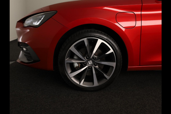 Seat Leon 1.4 TSI eHybrid PHEV FR Business Intense 204 pk Automaat | Navigatie | Panoramadak | Trekhaak (wegklapbaar) | Parkeersensoren achter | Stoelverwarming |