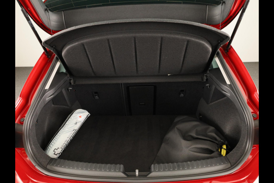 Seat Leon 1.4 TSI eHybrid PHEV FR Business Intense 204 pk Automaat | Navigatie | Panoramadak | Trekhaak (wegklapbaar) | Parkeersensoren achter | Stoelverwarming |