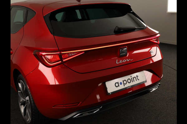 Seat Leon 1.4 TSI eHybrid PHEV FR Business Intense 204 pk Automaat | Navigatie | Panoramadak | Trekhaak (wegklapbaar) | Parkeersensoren achter | Stoelverwarming |
