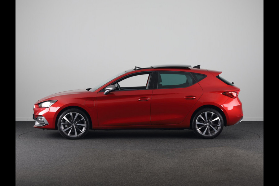 Seat Leon 1.4 TSI eHybrid PHEV FR Business Intense 204 pk Automaat | Navigatie | Panoramadak | Trekhaak (wegklapbaar) | Parkeersensoren achter | Stoelverwarming |
