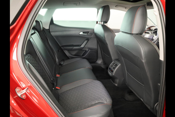 Seat Leon 1.4 TSI eHybrid PHEV FR Business Intense 204 pk Automaat | Navigatie | Panoramadak | Trekhaak (wegklapbaar) | Parkeersensoren achter | Stoelverwarming |