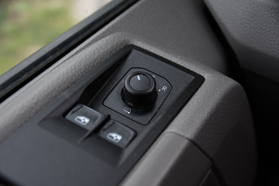 MAN TGE 3.140 35 2.0 L3H3 PB Edition Camera, Carplay, Airco, Multimedia, 140pk, Automaat, 3 Zits, Uniek!
