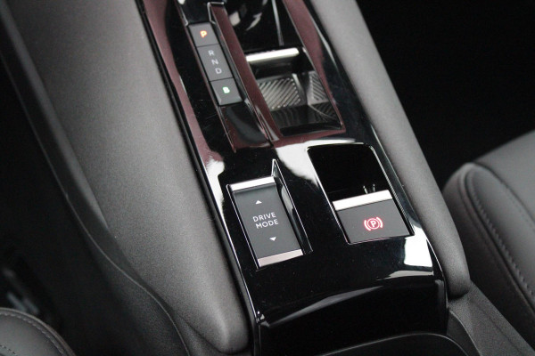 Alfa Romeo junior ELETTRICA SPECIALE 156PK 54 kWh | WARMTEPOMP | TECHNOLOGIE PAKKET (O.A. FULL LED ADAPTIVE MATRIX KOPLAMPEN/DODEHOEK DETECTIE/DRAADLOZE TELEFOONLADER/ACHTERUITRIJ CAMERA/PARKEERSENSOREN VOOR, ACHTER,ZIJKANT) | DRAADLOZE APPLE CARPLAY/ANDROID AUTO | CLIMATE CONTROL | ELEKTRISCH BEDIENBARE ACHTERKLEP | STOEL VERWARMING | ELEKTRISCH BEDIENBARE VOORSTOEL MET MASSAGE FUNCTIE | VERKEERSBORDEN HERKENNING | ADAPTIVE CRUISE CONTROL | KEYLESS ENTRY/START | ALL SEASON BANDEN | LICHTMETALEN VELGEN 18" | NAVIGATIE | DAB+ RADIO |