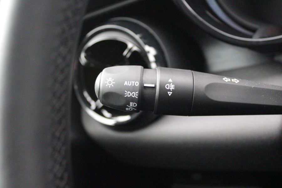 Alfa Romeo junior ELETTRICA SPECIALE 156PK 54 kWh | WARMTEPOMP | TECHNOLOGIE PAKKET (O.A. FULL LED ADAPTIVE MATRIX KOPLAMPEN/DODEHOEK DETECTIE/DRAADLOZE TELEFOONLADER/ACHTERUITRIJ CAMERA/PARKEERSENSOREN VOOR, ACHTER,ZIJKANT) | DRAADLOZE APPLE CARPLAY/ANDROID AUTO | CLIMATE CONTROL | ELEKTRISCH BEDIENBARE ACHTERKLEP | STOEL VERWARMING | ELEKTRISCH BEDIENBARE VOORSTOEL MET MASSAGE FUNCTIE | VERKEERSBORDEN HERKENNING | ADAPTIVE CRUISE CONTROL | KEYLESS ENTRY/START | ALL SEASON BANDEN | LICHTMETALEN VELGEN 18" | NAVIGATIE | DAB+ RADIO |